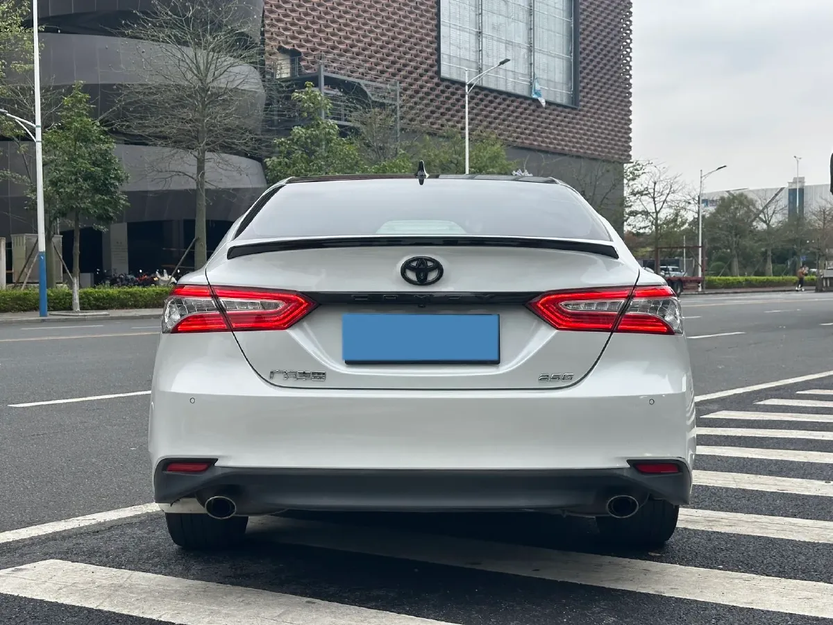 2021 Toyota Camry 2.5L 209HP L4 8AT,autocango,china used car exporter,china ev exporter,chinese used car exporter,chinese used ev exporter
