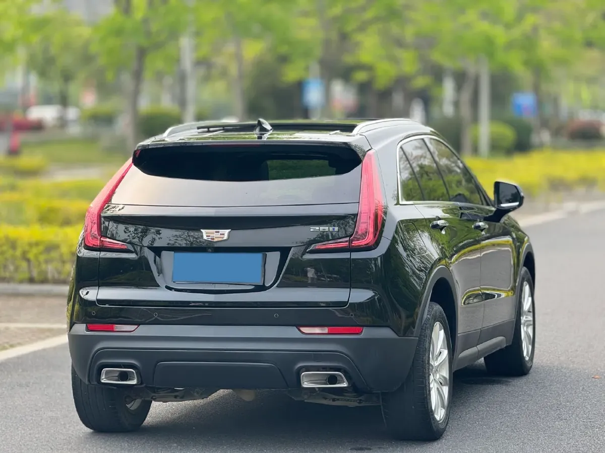 2022 Cadillac XT4 2.0T 237HP L4 9AT,autocango,china used car exporter,china ev exporter,chinese used car exporter,chinese used ev exporter