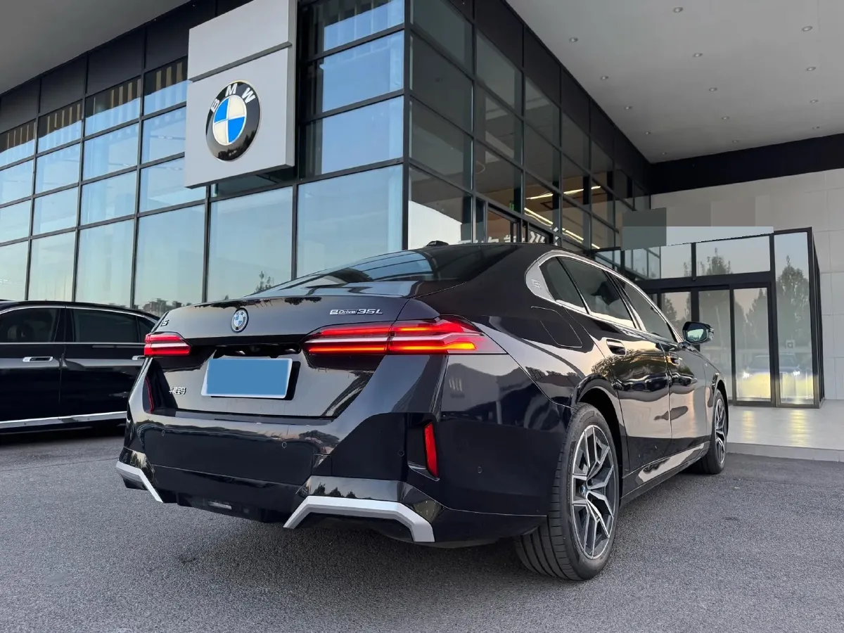 2024 BMW i5 BEV 79.05KWH,autocango,china used car exporter,china ev exporter,chinese used car exporter,chinese used ev exporter