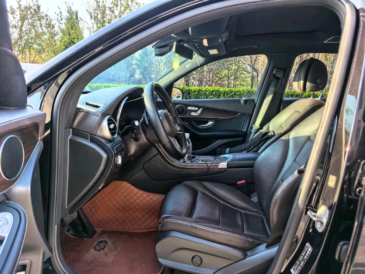 2021 Mercedes-Benz GLC Class 2.0T 197HP L4 9AT,autocango,china used car exporter,china ev exporter,chinese used car exporter,chinese used ev exporter