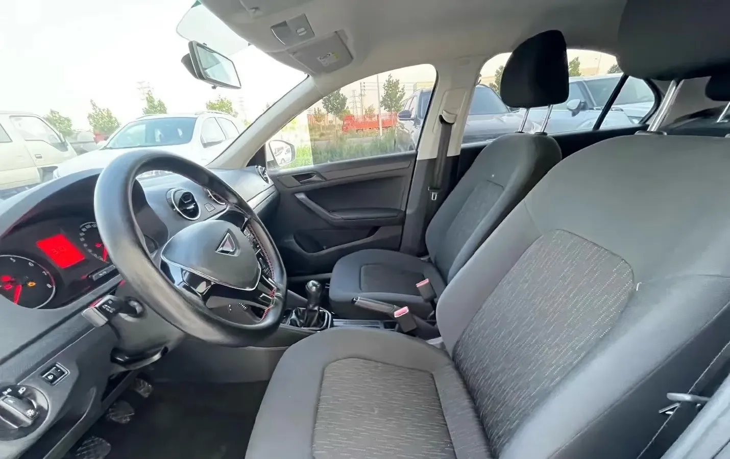 2021 Jetta VA3 1.5L 112HP L4 5MT,autocango,china used car exporter,china ev exporter,chinese used car exporter,chinese used ev exporter