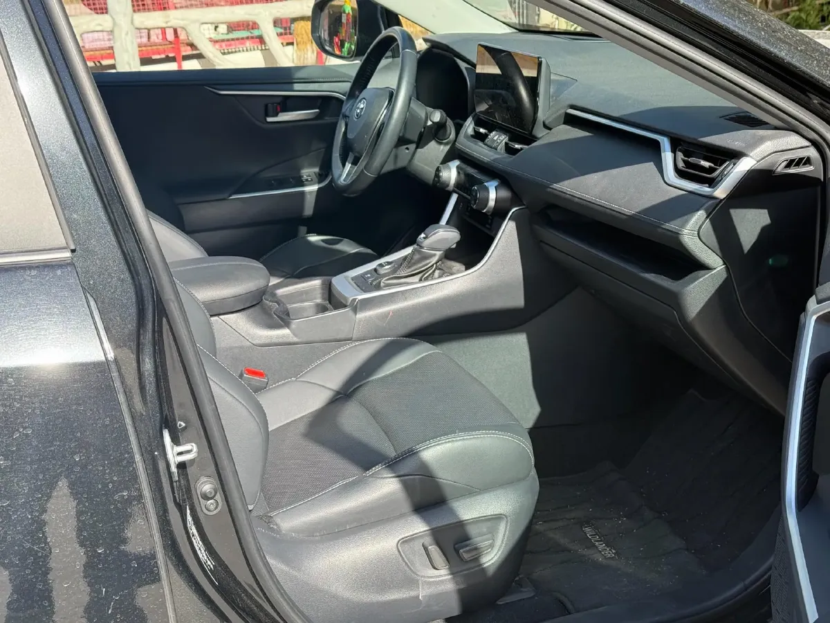 2023 Toyota Wildlander 2.5L 178HP L4 E-CVT Hybrid,autocango,china used car exporter,china ev exporter,chinese used car exporter,chinese used ev exporter