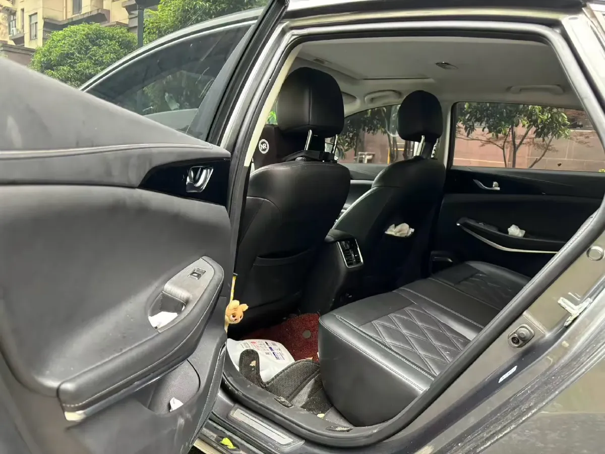 2022 ChangAn Raeton CC 1.5T 188HP L4 7DCT,autocango,china used car exporter,china ev exporter,chinese used car exporter,chinese used ev exporter