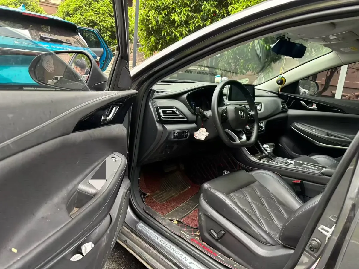 2022 ChangAn Raeton CC 1.5T 188HP L4 7DCT,autocango,china used car exporter,china ev exporter,chinese used car exporter,chinese used ev exporter