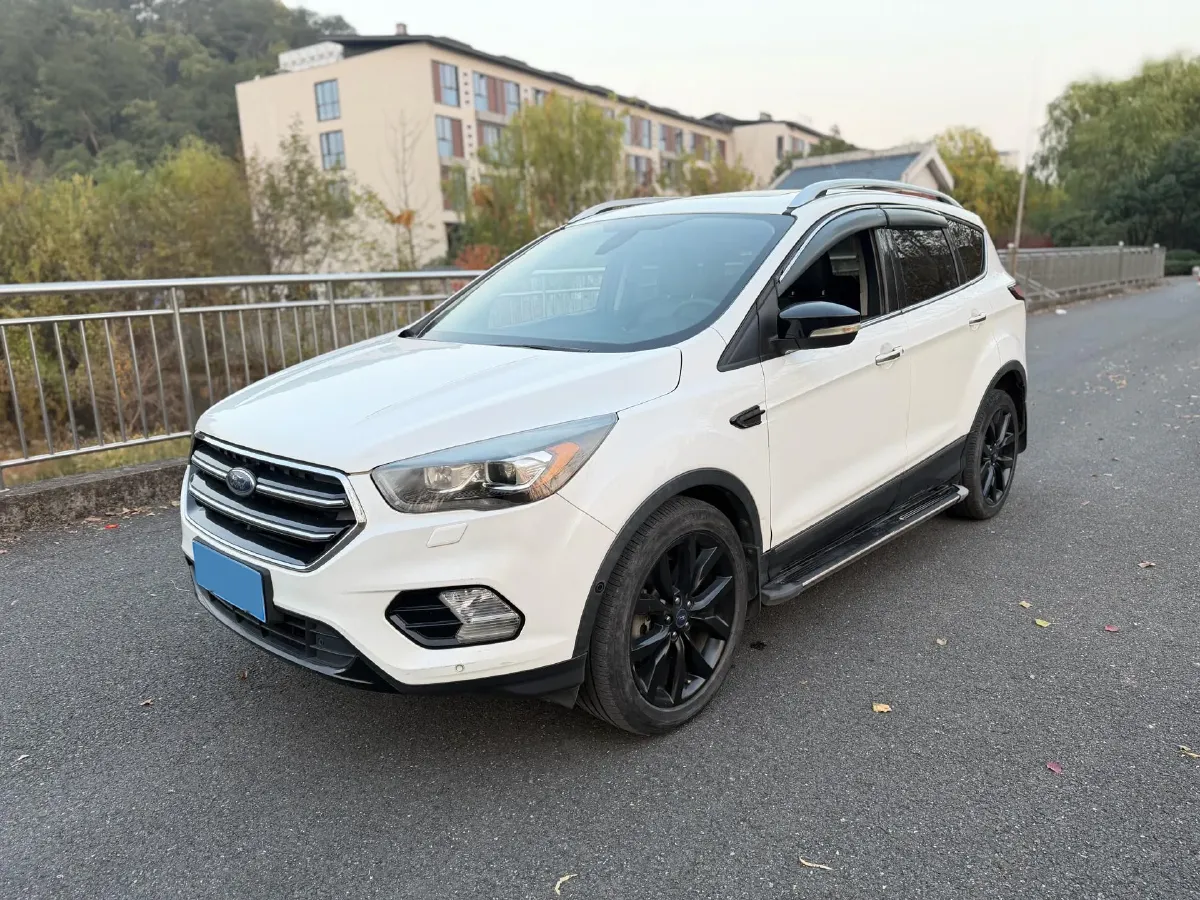 2017 Infiniti QX30 2.0T 211HP L4 7DCT,autocango,china used car exporter,china ev exporter,chinese used car exporter,chinese used ev exporter