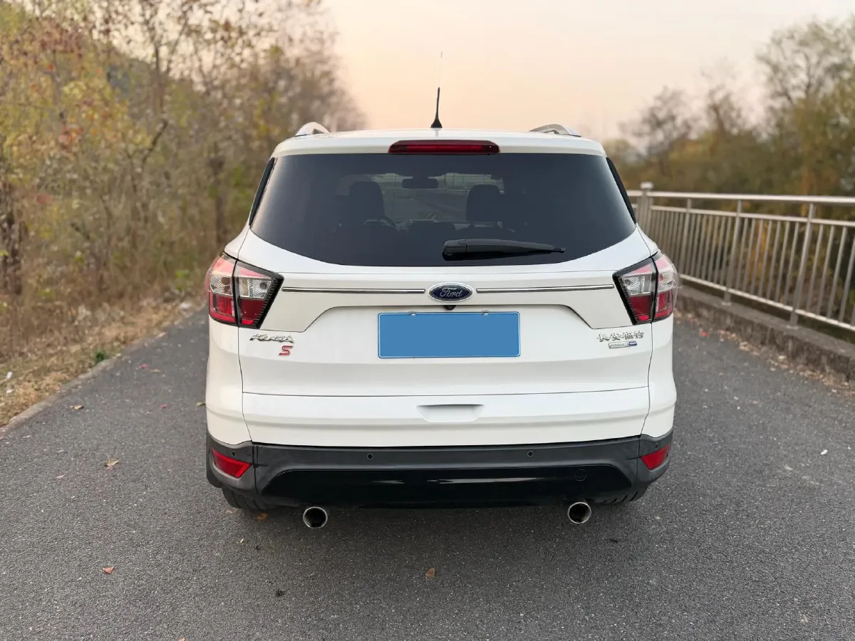 2017 Infiniti QX30 2.0T 211HP L4 7DCT,autocango,china used car exporter,china ev exporter,chinese used car exporter,chinese used ev exporter