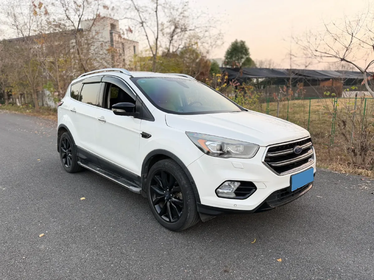 2017 Infiniti QX30 2.0T 211HP L4 7DCT,autocango,china used car exporter,china ev exporter,chinese used car exporter,chinese used ev exporter