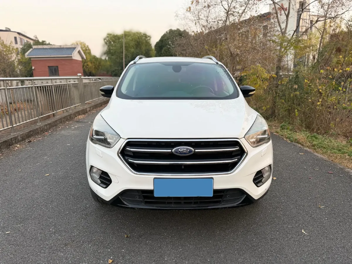 2017 Infiniti QX30 2.0T 211HP L4 7DCT,autocango,china used car exporter,china ev exporter,chinese used car exporter,chinese used ev exporter