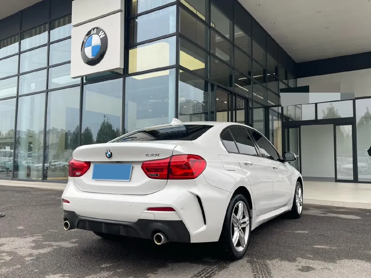 2020 BMW 1 Series 1.5T 140HP L3 7DCT,autocango,china used car exporter,china ev exporter,chinese used car exporter,chinese used ev exporter
