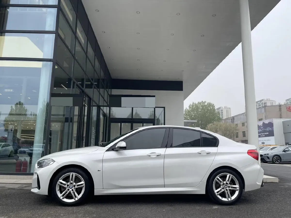 2020 BMW 1 Series 1.5T 140HP L3 7DCT,autocango,china used car exporter,china ev exporter,chinese used car exporter,chinese used ev exporter