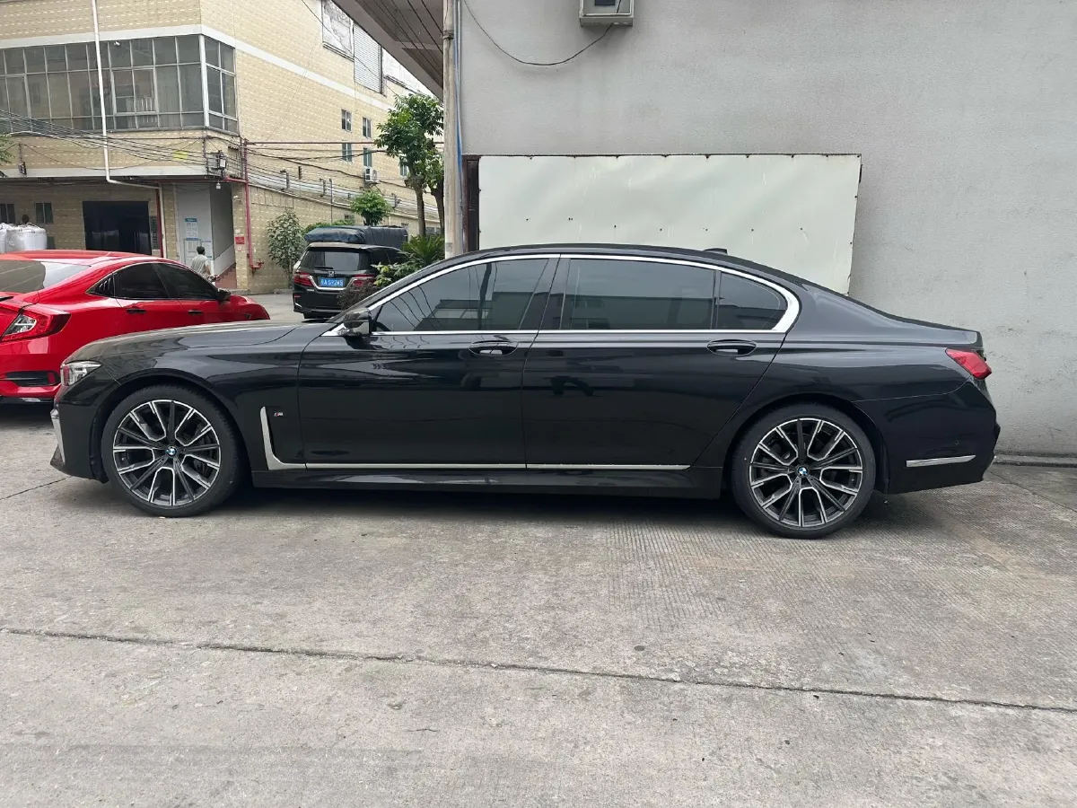 2019 BMW 7 Series 3.0T 340HP L6 8AT,autocango,china used car exporter,china ev exporter,chinese used car exporter,chinese used ev exporter