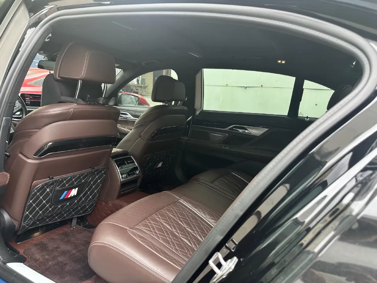 2019 BMW 7 Series 3.0T 340HP L6 8AT,autocango,china used car exporter,china ev exporter,chinese used car exporter,chinese used ev exporter