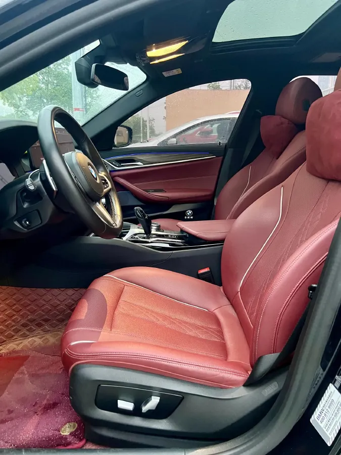 2022 BMW 5 Series 2.0T 252HP L4 8AT,autocango,china used car exporter,china ev exporter,chinese used car exporter,chinese used ev exporter