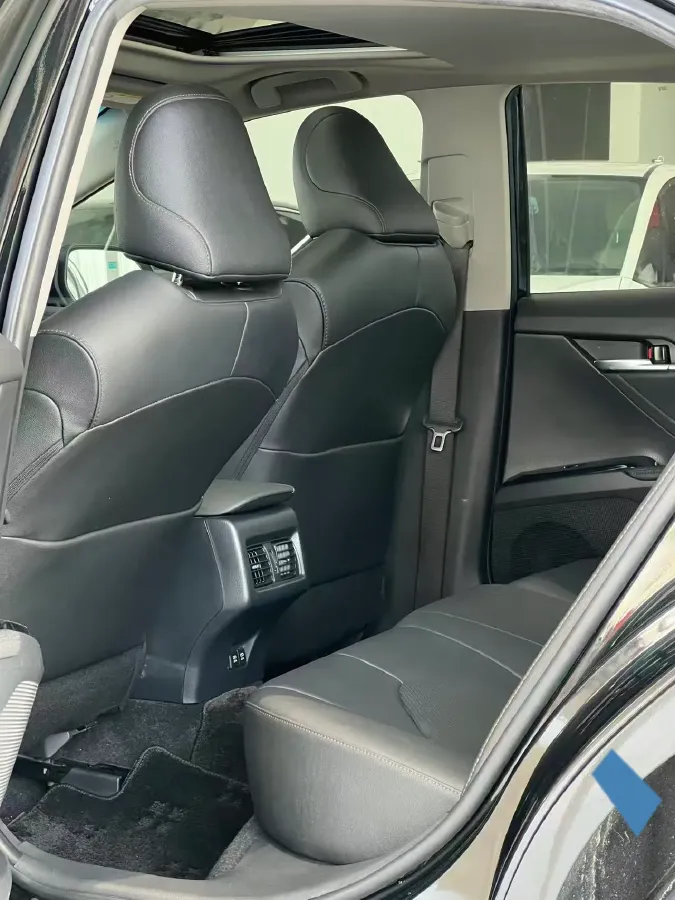 2019 Toyota Camry 2.0L 178HP L4 CVT,autocango,china used car exporter,china ev exporter,chinese used car exporter,chinese used ev exporter