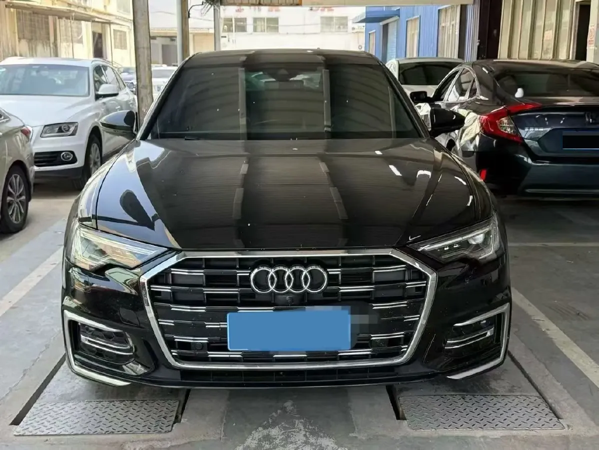 2023 Audi A6L 2.0T 190HP L4 7DCT,autocango,china used car exporter,china ev exporter,chinese used car exporter,chinese used ev exporter