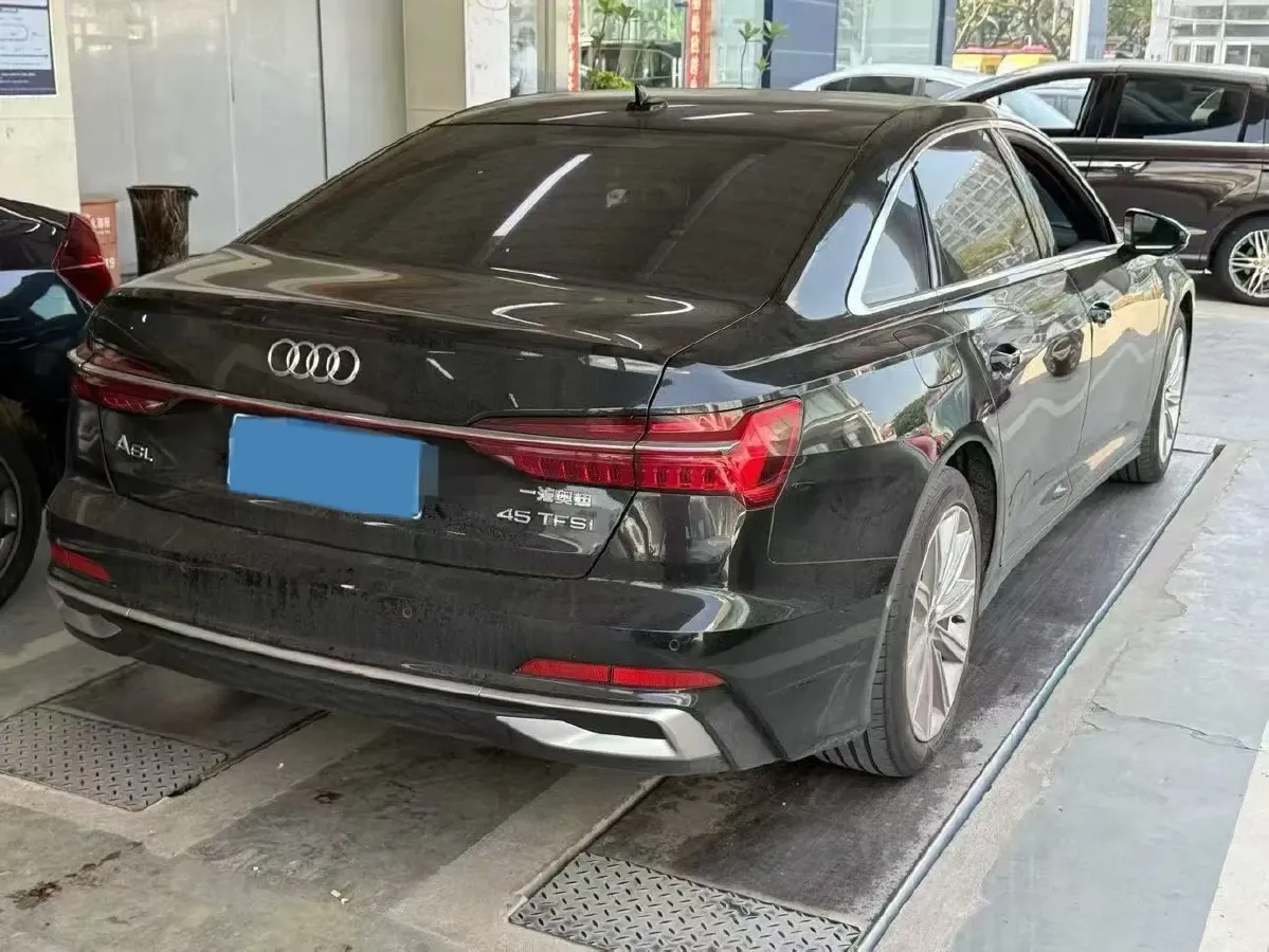 2023 Audi A6L 2.0T 190HP L4 7DCT,autocango,china used car exporter,china ev exporter,chinese used car exporter,chinese used ev exporter