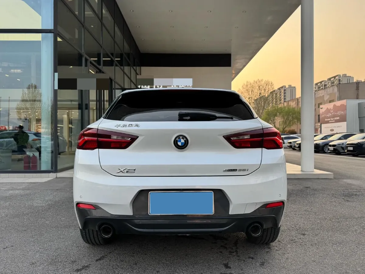 2023 BMW X2 2.0T 178HP L4 7DCT,autocango,china used car exporter,china ev exporter,chinese used car exporter,chinese used ev exporter