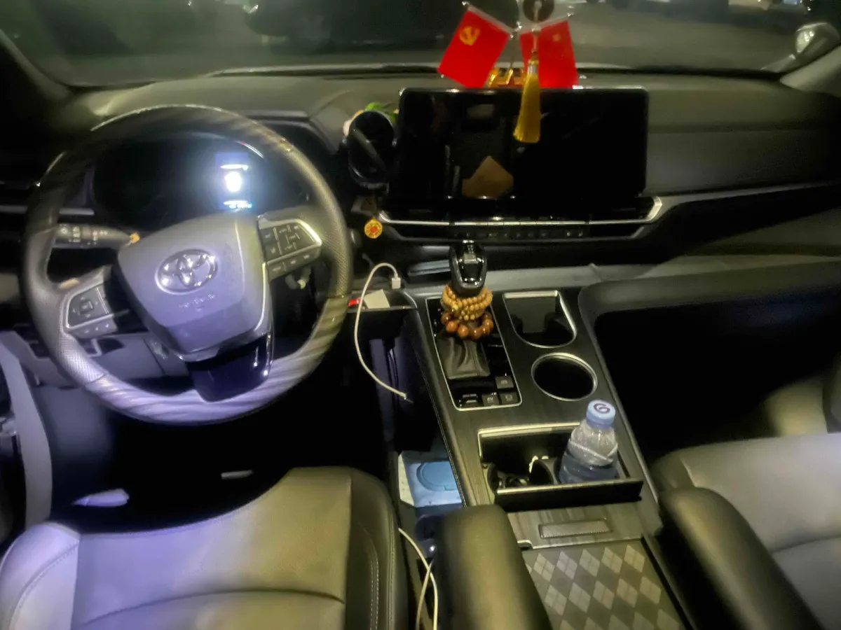 2024 Toyota Sienna 2.5L 189HP L4 E-CVT Hybrid,autocango,china used car exporter,china ev exporter,chinese used car exporter,chinese used ev exporter