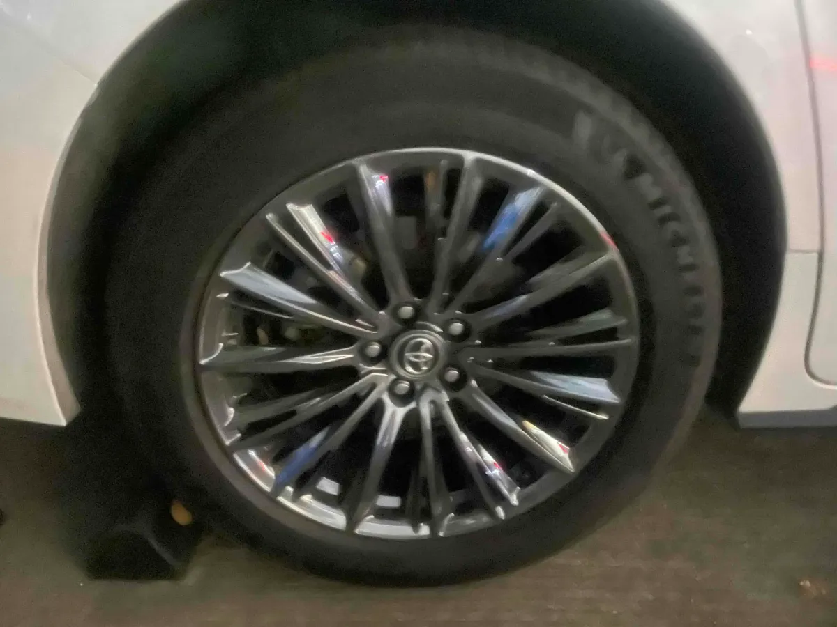 2024 Toyota Sienna 2.5L 189HP L4 E-CVT Hybrid,autocango,china used car exporter,china ev exporter,chinese used car exporter,chinese used ev exporter