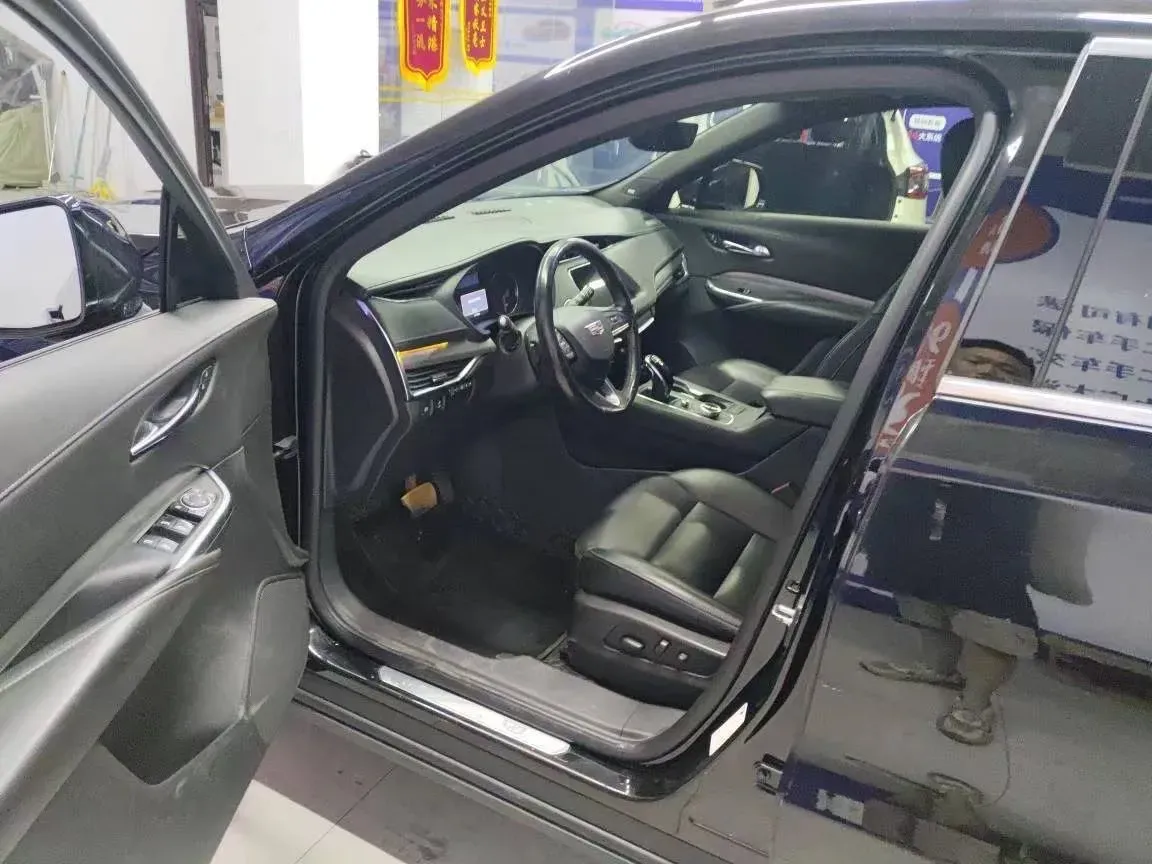 2020 Cadillac XT4 2.0T 241HP L4 9AT,autocango,china used car exporter,china ev exporter,chinese used car exporter,chinese used ev exporter