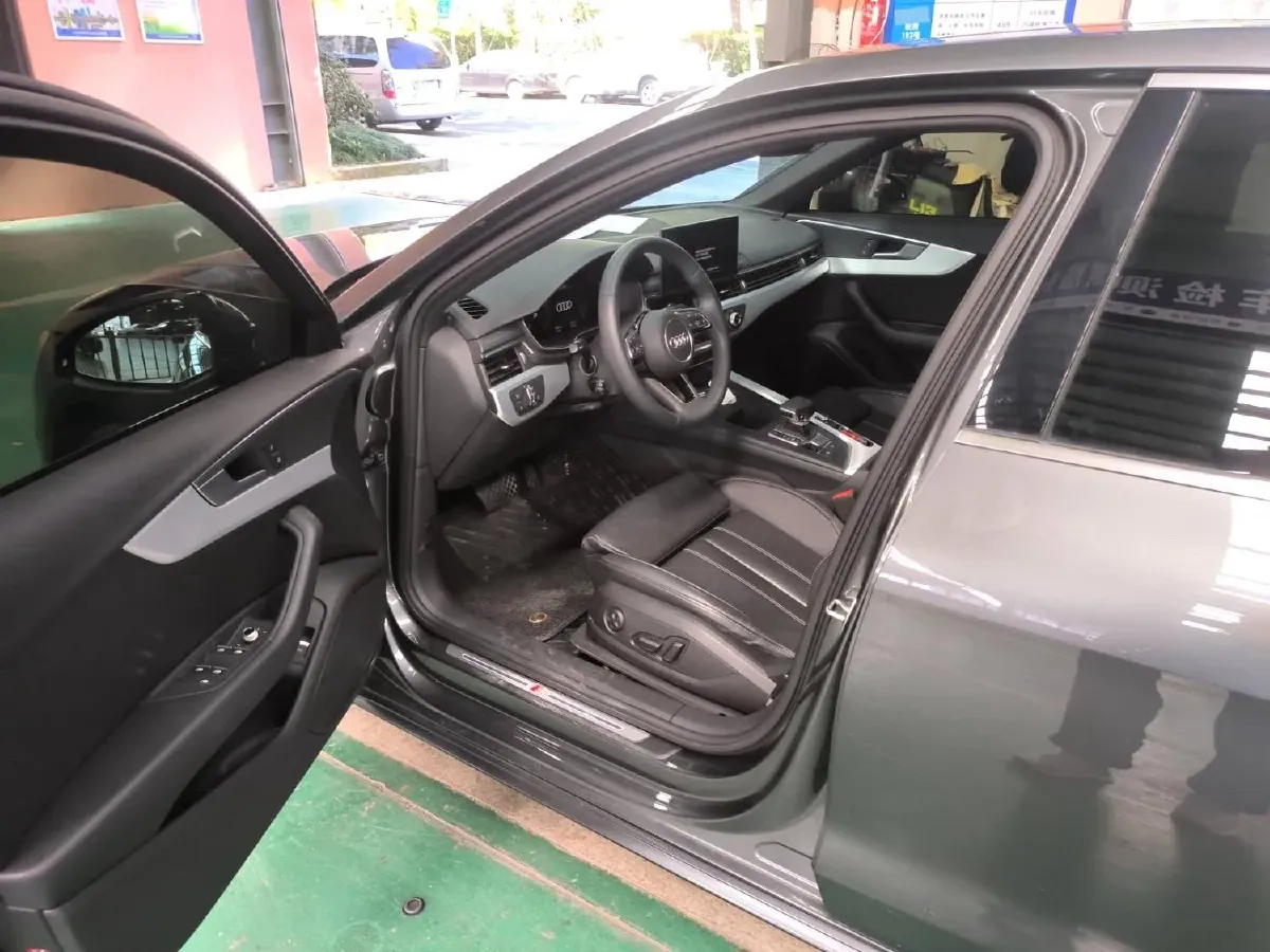 2020 Audi A4L 2.0T 190HP L4 7DCT,autocango,china used car exporter,china ev exporter,chinese used car exporter,chinese used ev exporter