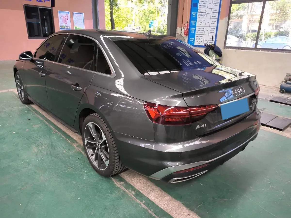 2020 Audi A4L 2.0T 190HP L4 7DCT,autocango,china used car exporter,china ev exporter,chinese used car exporter,chinese used ev exporter