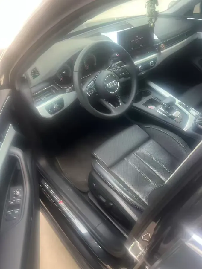 2022 Audi A4L 2.0T 150HP L4 7DCT,autocango,china used car exporter,china ev exporter,chinese used car exporter,chinese used ev exporter