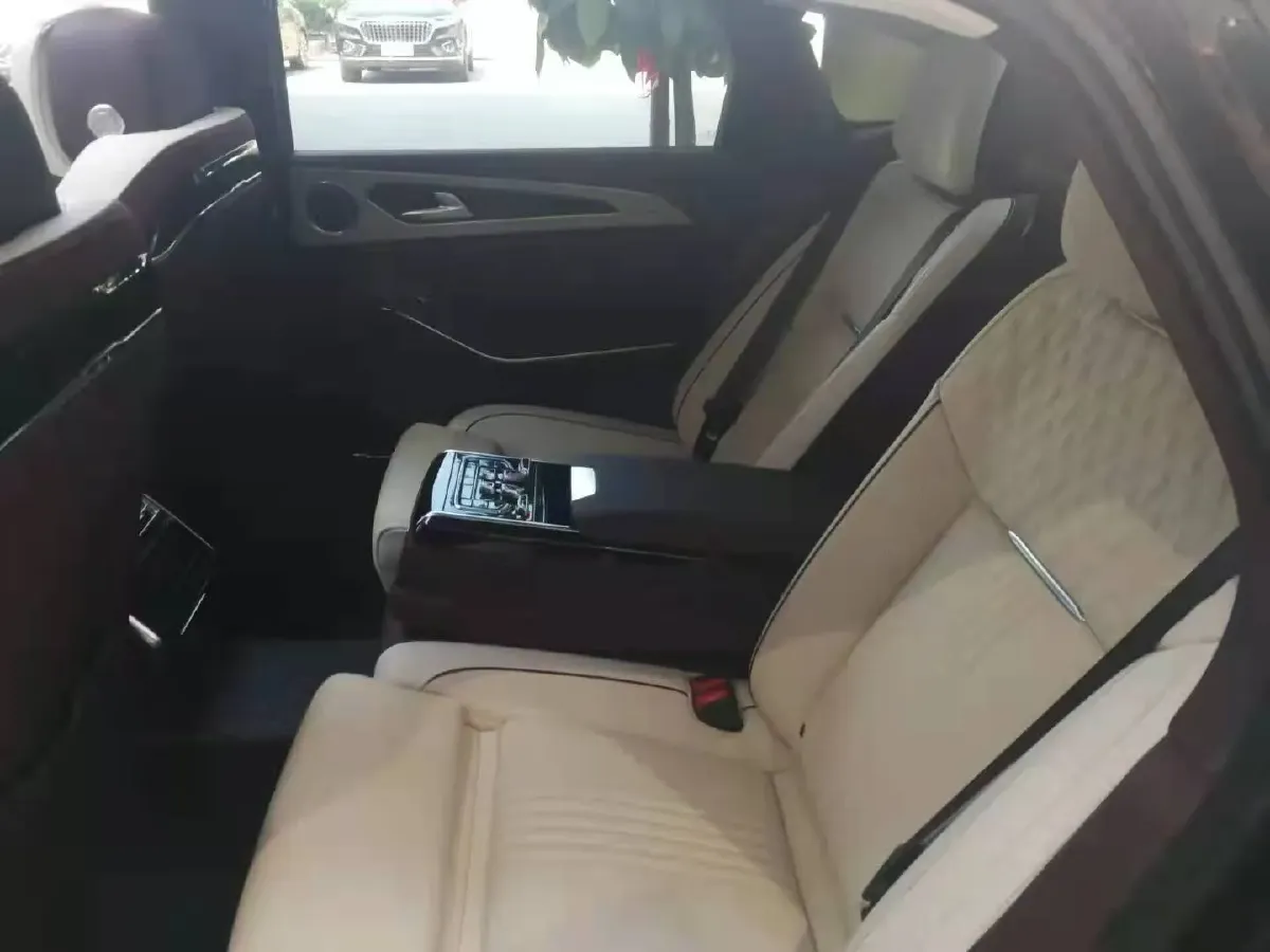 2020 HongQi H9 2.0T 252HP L4 7DCT,autocango,china used car exporter,china ev exporter,chinese used car exporter,chinese used ev exporter