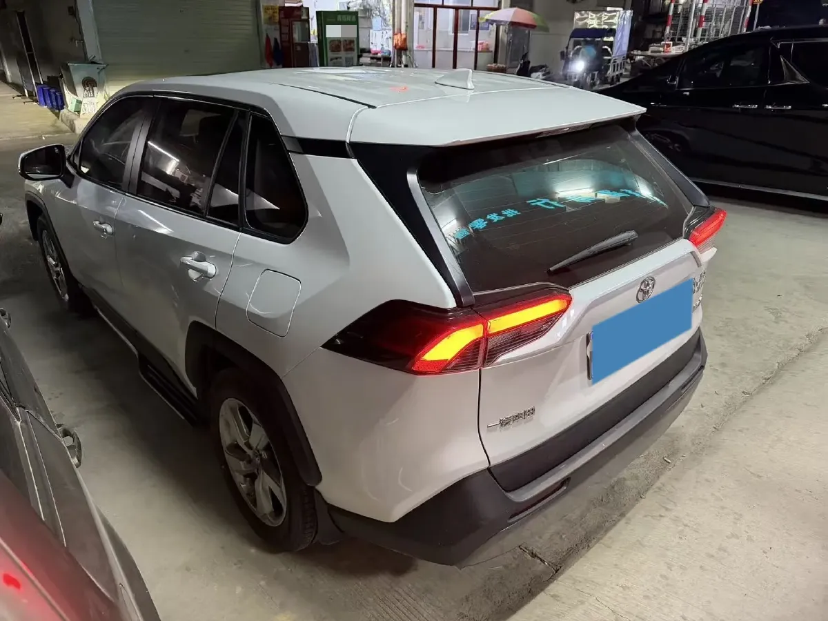 2022 Toyota RAV4 2.0L 171HP L4 CVT,autocango,china used car exporter,china ev exporter,chinese used car exporter,chinese used ev exporter