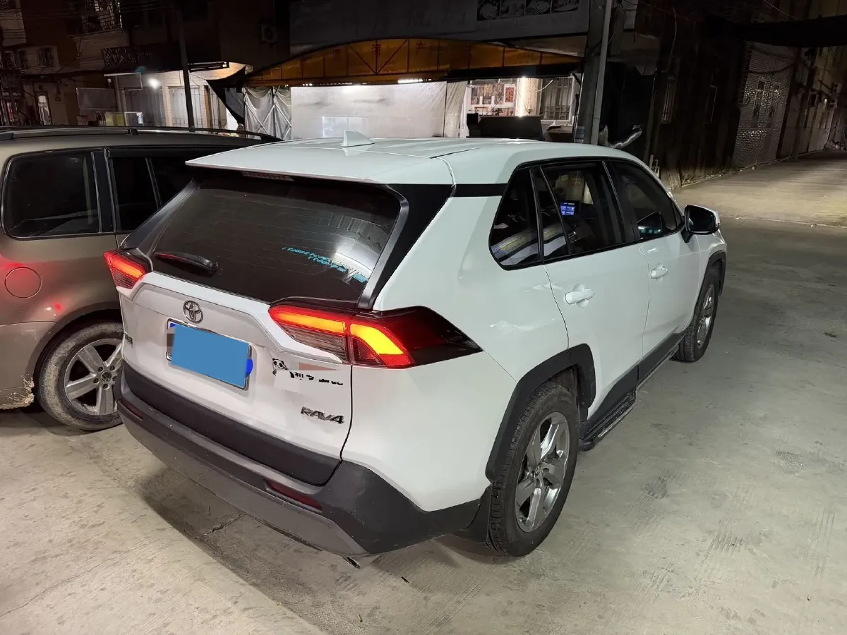 2022 Toyota RAV4 2.0L 171HP L4 CVT,autocango,china used car exporter,china ev exporter,chinese used car exporter,chinese used ev exporter
