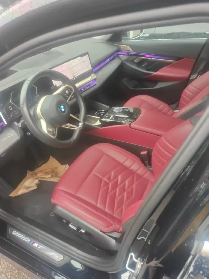 2024 BMW 5 Series 2.0T 258HP L4 8AT,autocango,china used car exporter,china ev exporter,chinese used car exporter,chinese used ev exporter