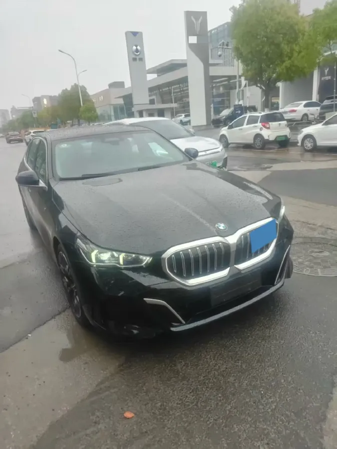 2024 BMW 5 Series 2.0T 258HP L4 8AT,autocango,china used car exporter,china ev exporter,chinese used car exporter,chinese used ev exporter