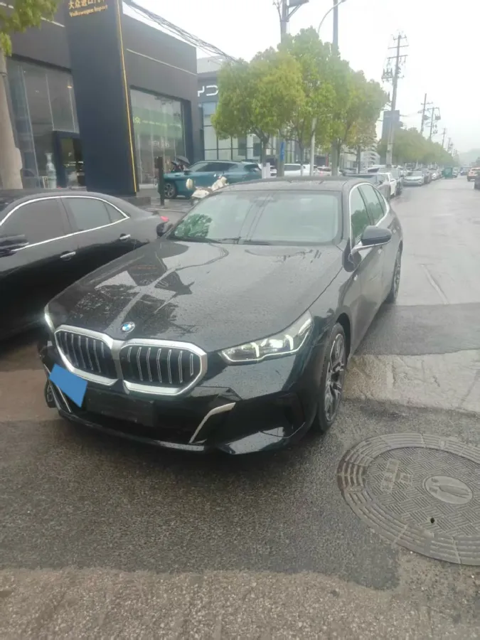 2024 BMW 5 Series 2.0T 258HP L4 8AT,autocango,china used car exporter,china ev exporter,chinese used car exporter,chinese used ev exporter