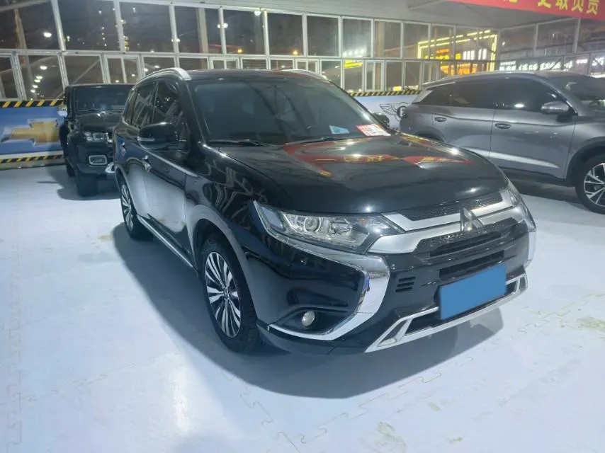 2021 Mitsubishi Outlander 2.0L 166HP L4 CVT,autocango,china used car exporter,china ev exporter,chinese used car exporter,chinese used ev exporter