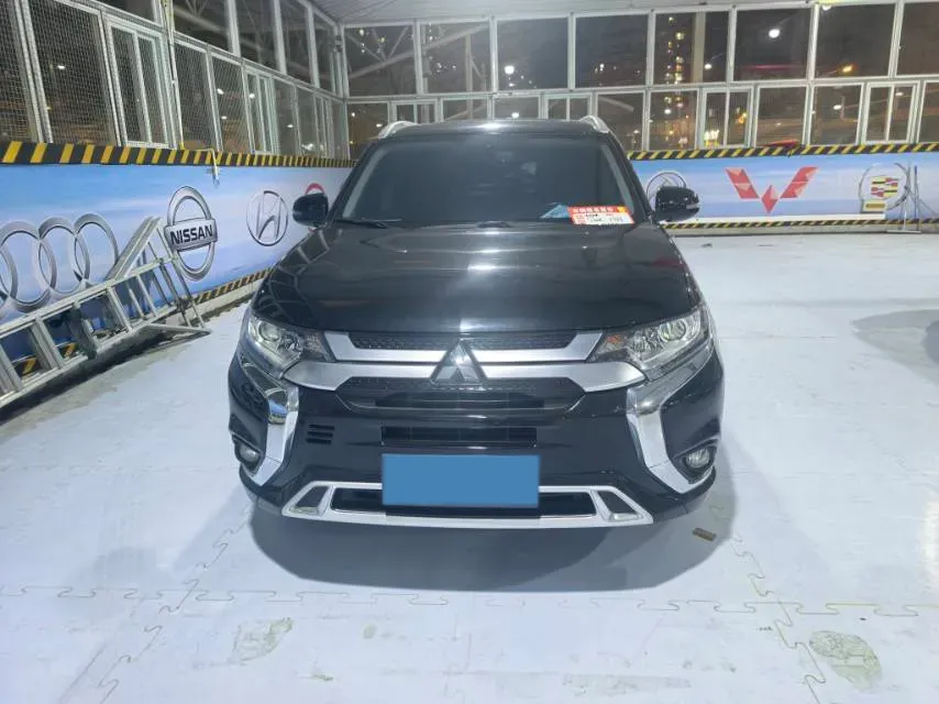 2021 Mitsubishi Outlander 2.0L 166HP L4 CVT,autocango,china used car exporter,china ev exporter,chinese used car exporter,chinese used ev exporter