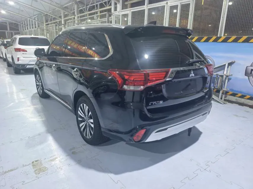 2021 Mitsubishi Outlander 2.0L 166HP L4 CVT,autocango,china used car exporter,china ev exporter,chinese used car exporter,chinese used ev exporter