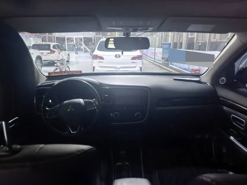 2021 Mitsubishi Outlander 2.0L 166HP L4 CVT,autocango,china used car exporter,china ev exporter,chinese used car exporter,chinese used ev exporter