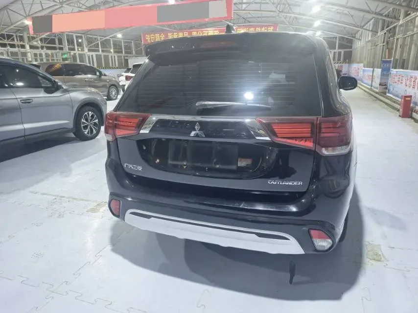2021 Mitsubishi Outlander 2.0L 166HP L4 CVT,autocango,china used car exporter,china ev exporter,chinese used car exporter,chinese used ev exporter
