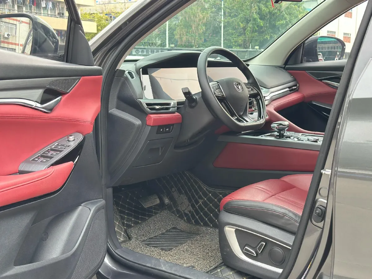 2022 ChangAn CS75 Plus 1.5T 178HP L4 6AT,autocango,china used car exporter,china ev exporter,chinese used car exporter,chinese used ev exporter