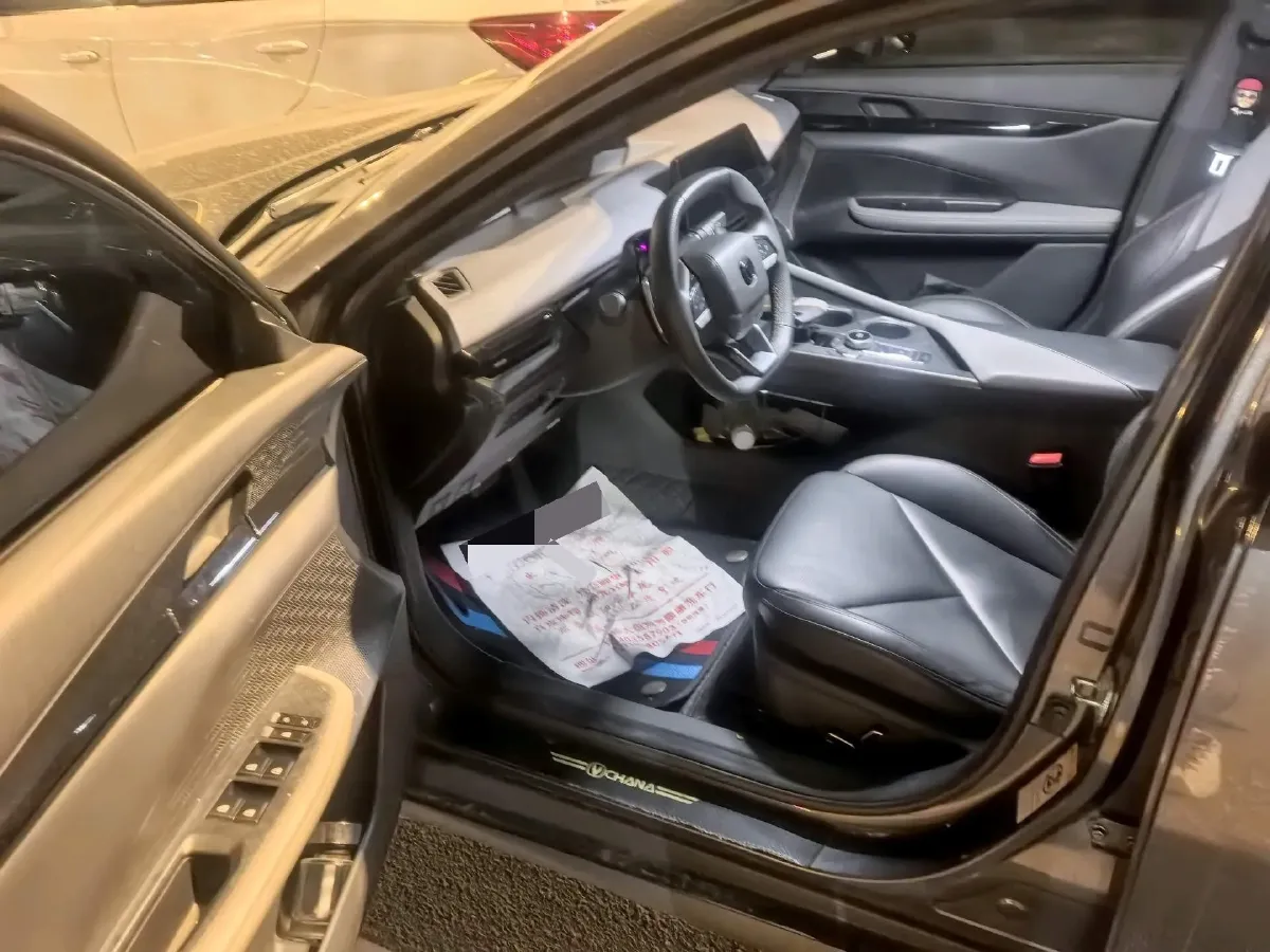 2022 ChangAn UNI-V 1.5T 188HP L4 7DCT,autocango,china used car exporter,china ev exporter,chinese used car exporter,chinese used ev exporter