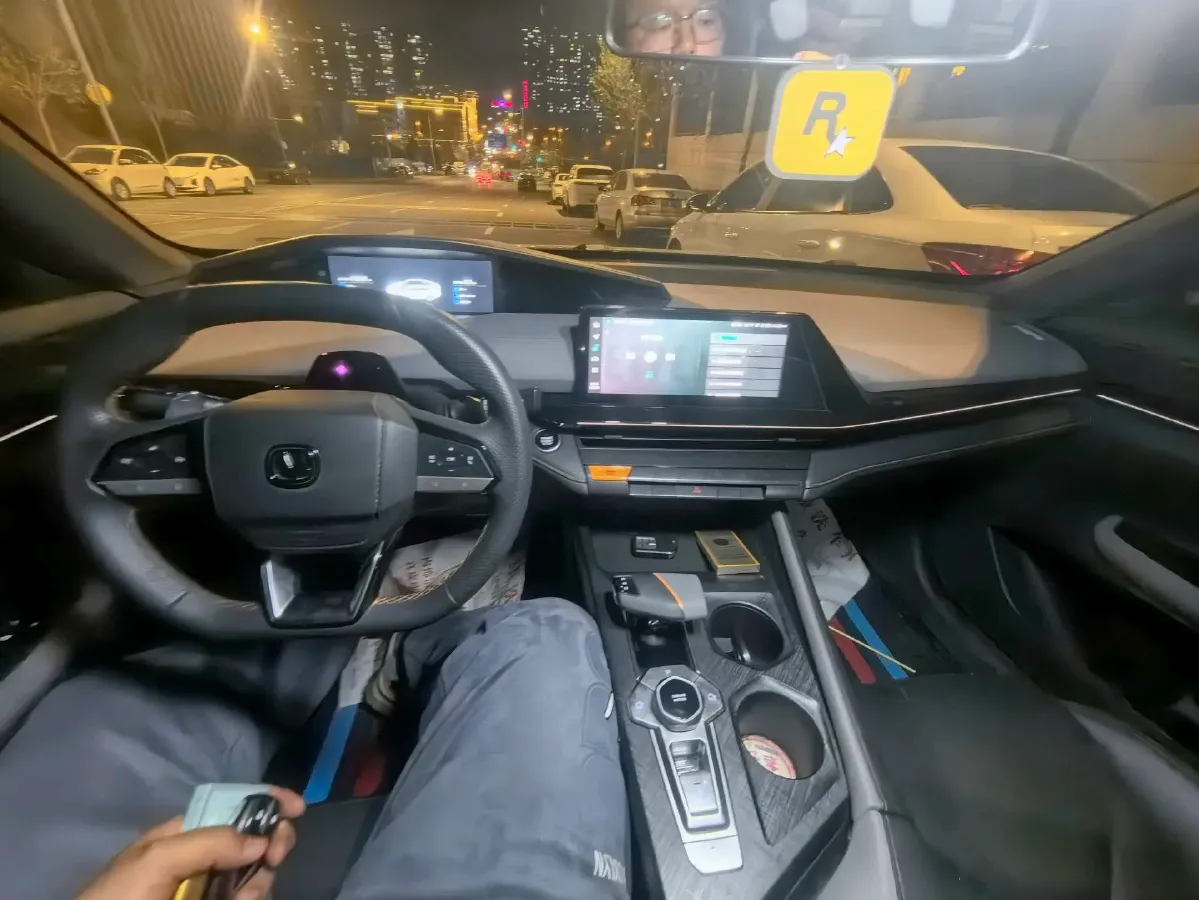 2022 ChangAn UNI-V 1.5T 188HP L4 7DCT,autocango,china used car exporter,china ev exporter,chinese used car exporter,chinese used ev exporter