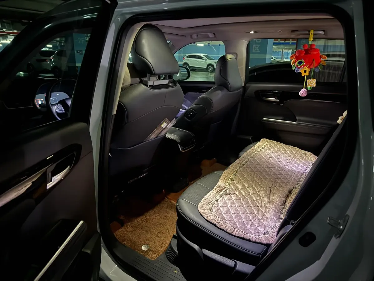 2024 Toyota Highlander 2.5L 189HP L4 E-CVT Hybrid,autocango,china used car exporter,china ev exporter,chinese used car exporter,chinese used ev exporter