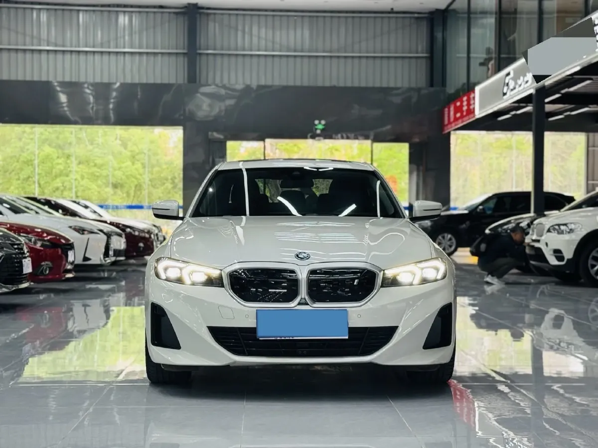 2024 BMW i3 BEV 70KWH,autocango,china used car exporter,china ev exporter,chinese used car exporter,chinese used ev exporter
