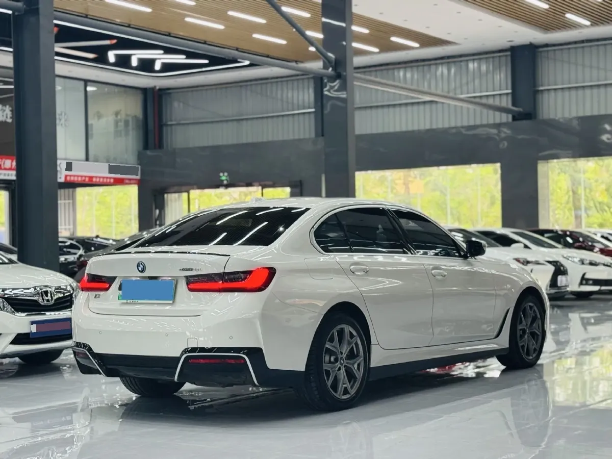 2024 BMW i3 BEV 70KWH,autocango,china used car exporter,china ev exporter,chinese used car exporter,chinese used ev exporter