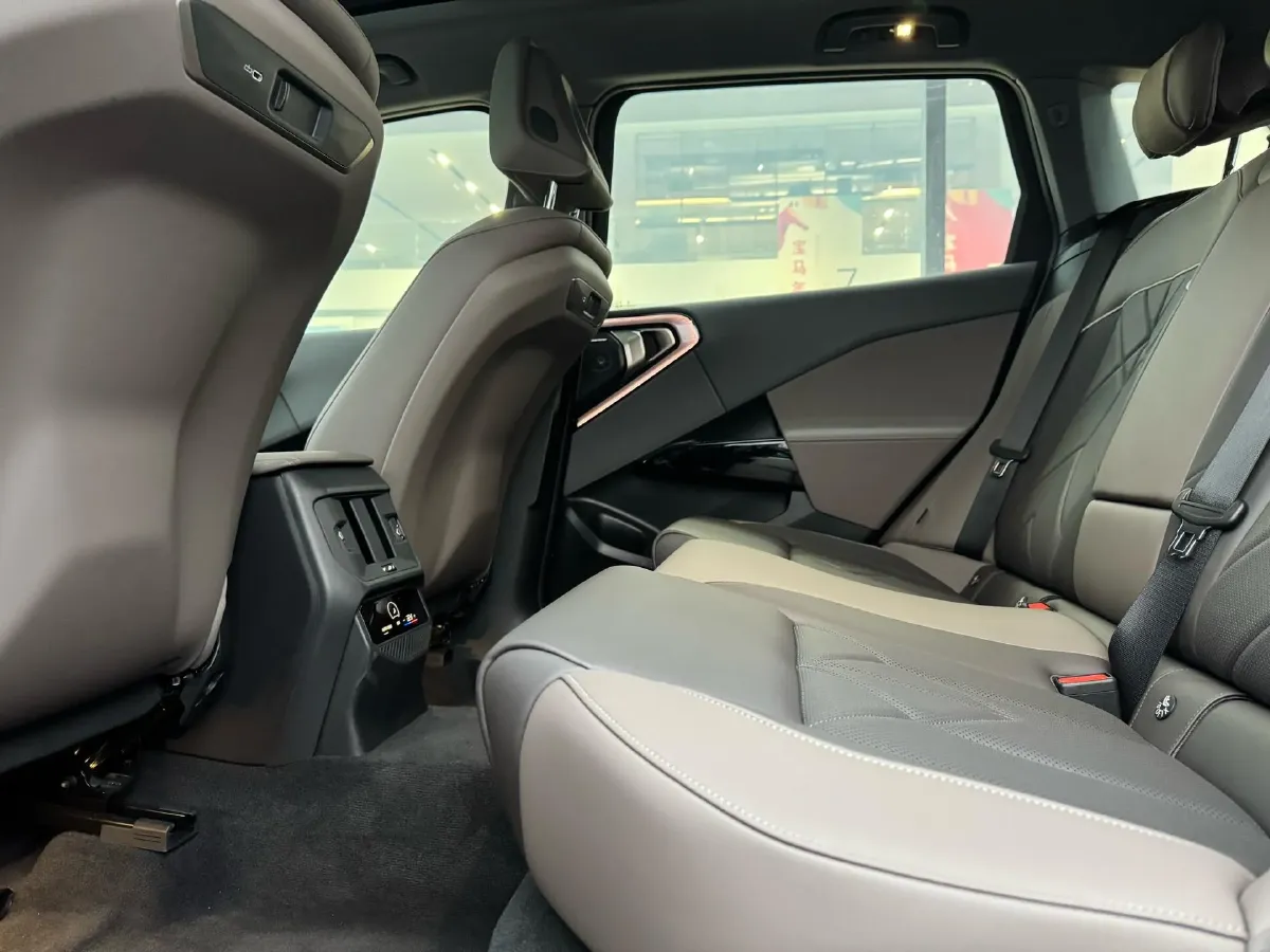 2025 BMW X3 2.0T 258HP L4 8AT,autocango,china used car exporter,china ev exporter,chinese used car exporter,chinese used ev exporter