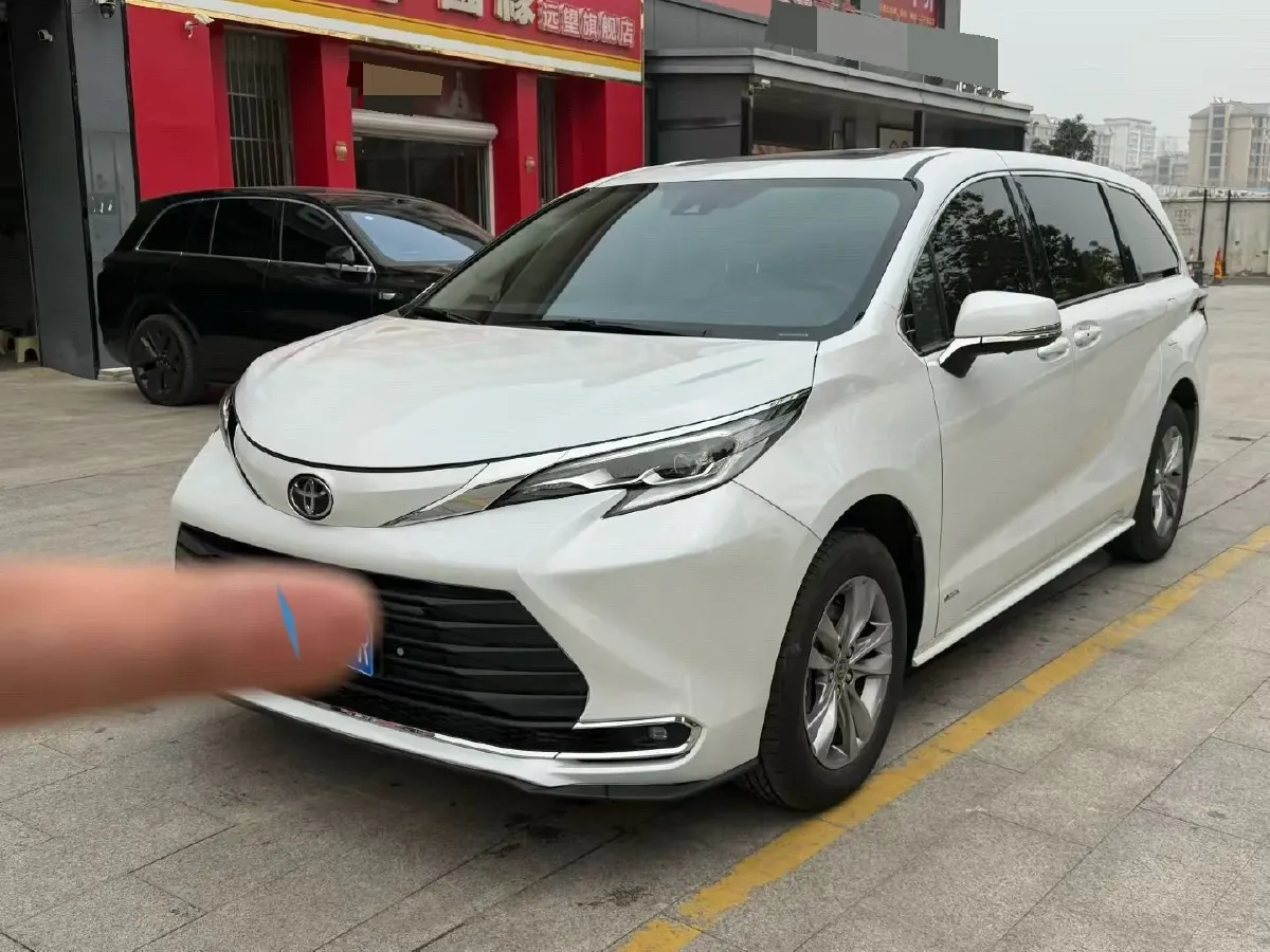 2024 Toyota Sienna 2.5L 189HP L4 E-CVT Hybrid,autocango,china used car exporter,china ev exporter,chinese used car exporter,chinese used ev exporter