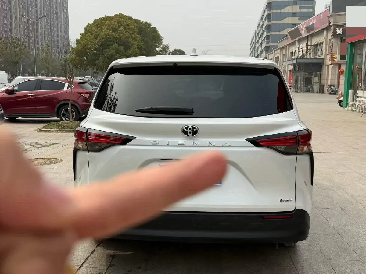 2024 Toyota Sienna 2.5L 189HP L4 E-CVT Hybrid,autocango,china used car exporter,china ev exporter,chinese used car exporter,chinese used ev exporter