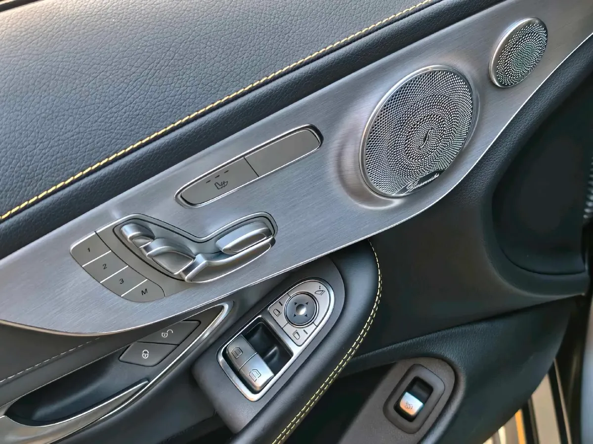 2021 Mercedes-Benz C AMG 4.0T 476HP V8 9AT,autocango,china used car exporter,china ev exporter,chinese used car exporter,chinese used ev exporter