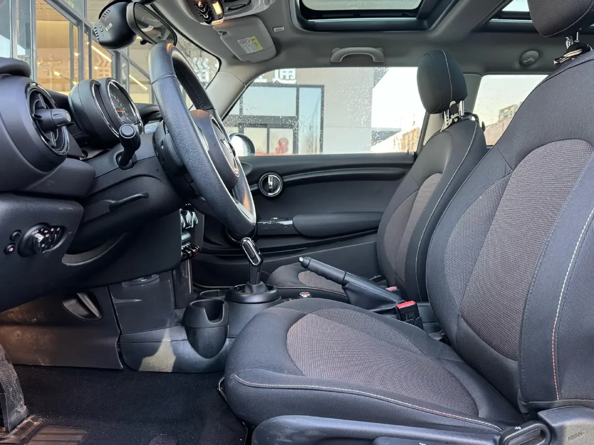 2023 MINI MINI 1.5T 102HP L3 7DCT,autocango,china used car exporter,china ev exporter,chinese used car exporter,chinese used ev exporter