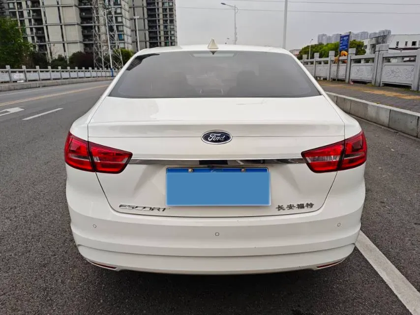 2017 Ford Escort 1.5L 113HP L4 6AT,autocango,china used car exporter,china ev exporter,chinese used car exporter,chinese used ev exporter